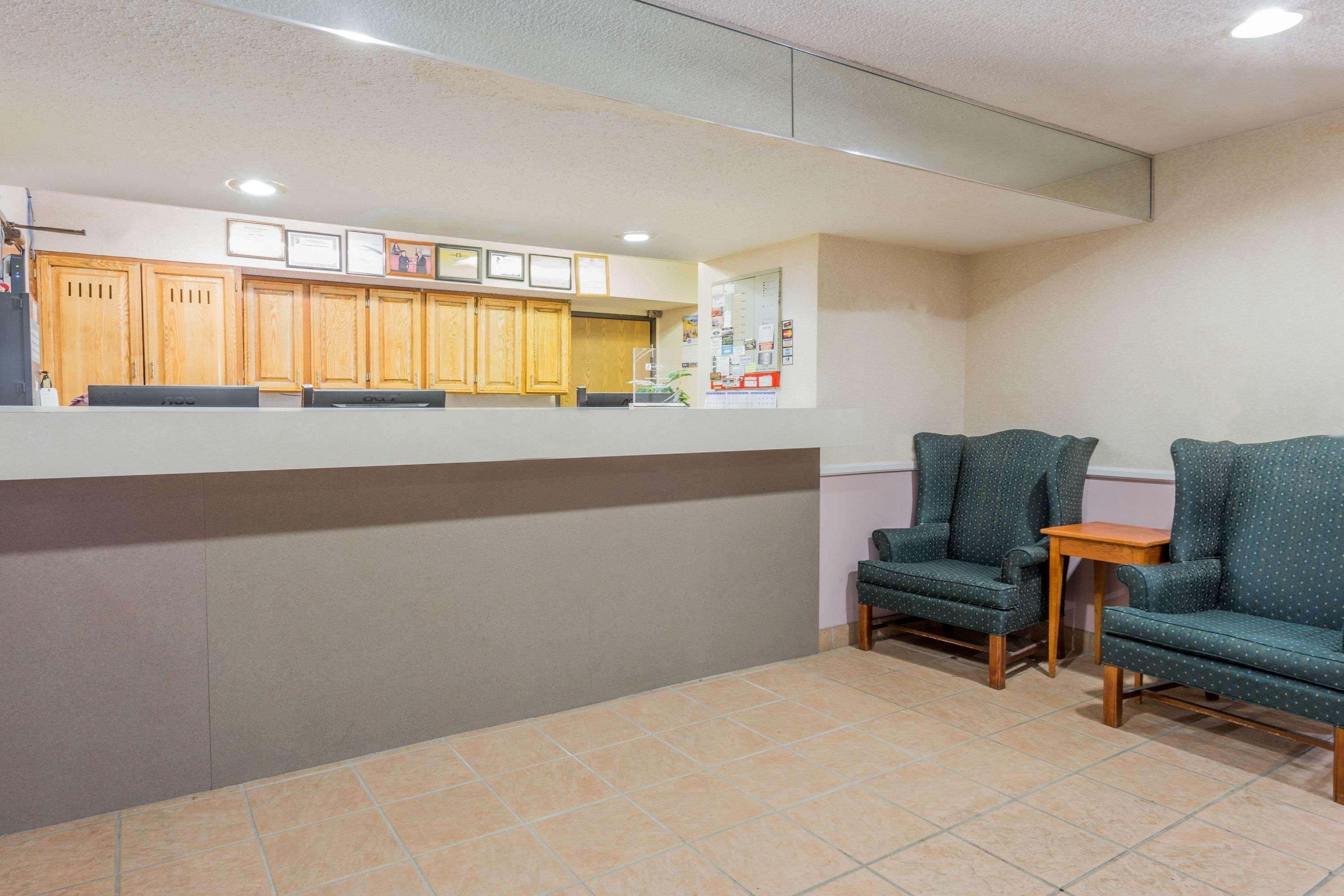Super 8 By Wyndham St. Charles Hotel Saint Charles Bagian luar foto